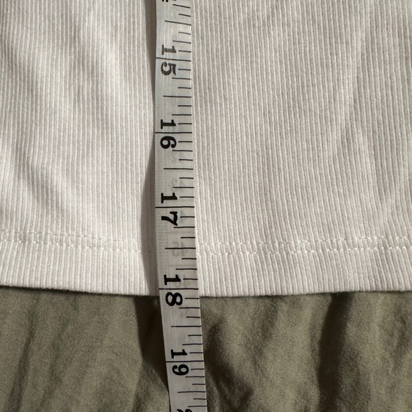 NWT Forever 21 Crop Top. - Picture 6 of 7